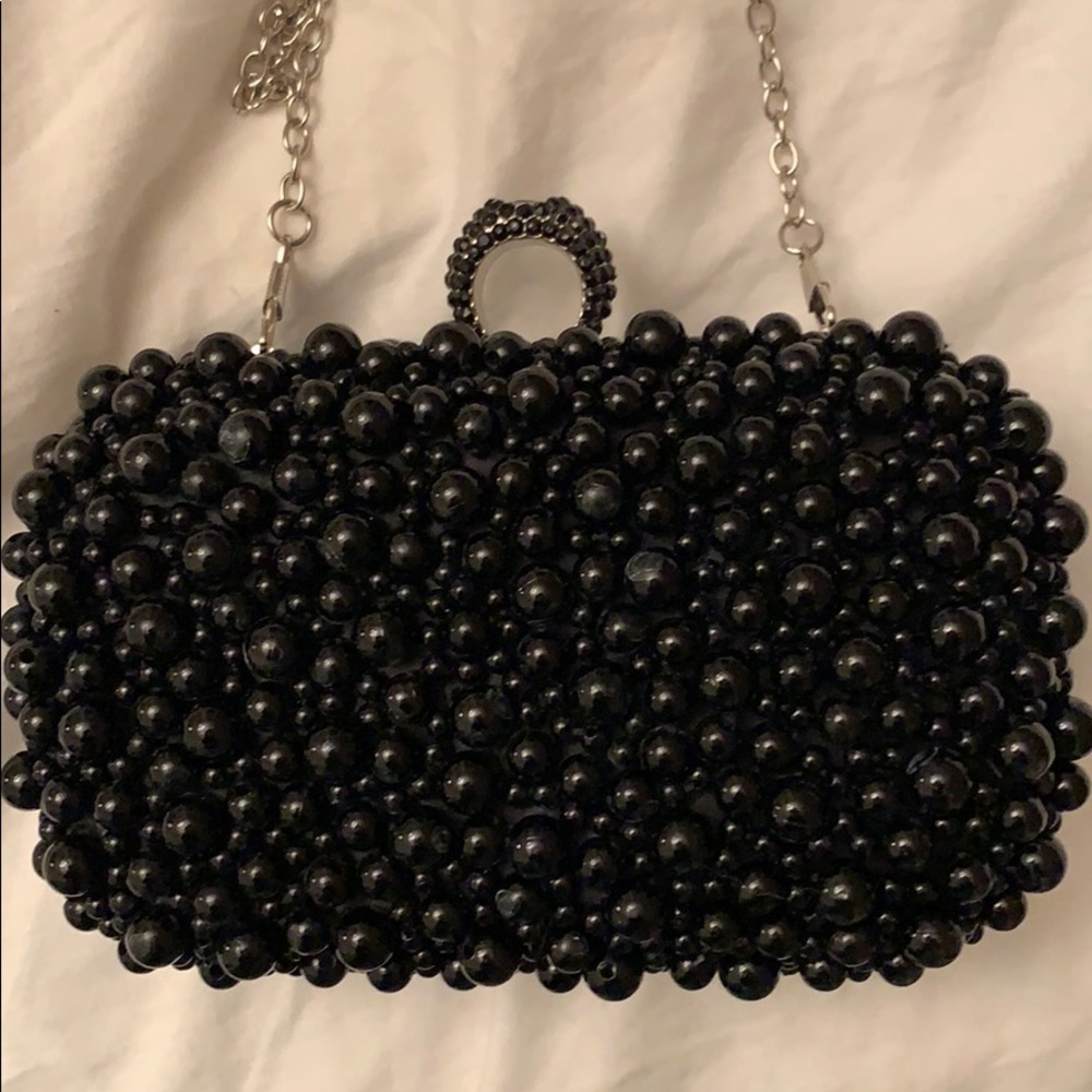 Beaded clutch